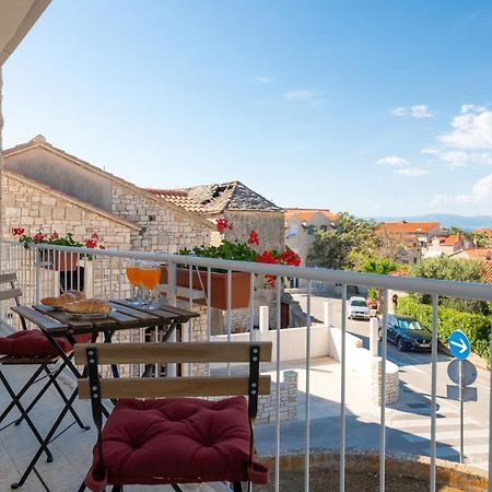 Apartment Nona - Center, 150 Meters From The Beach Supetar Exterior photo