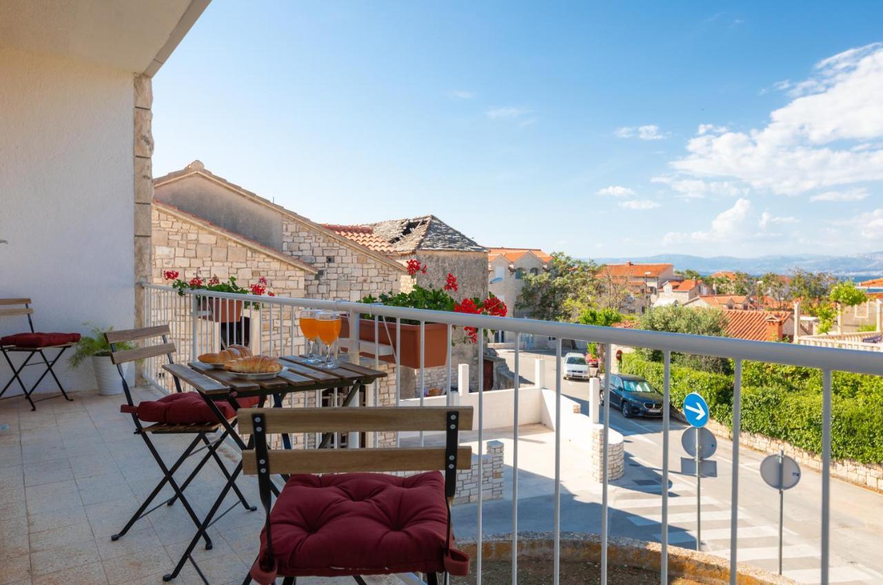 Apartment Nona - Center, 150 Meters From The Beach Supetar Exterior photo